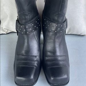 Women’s Harley Davidson leather boots